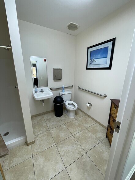 More Photos Of 23077 Three Notch Rd, California Office For Lease