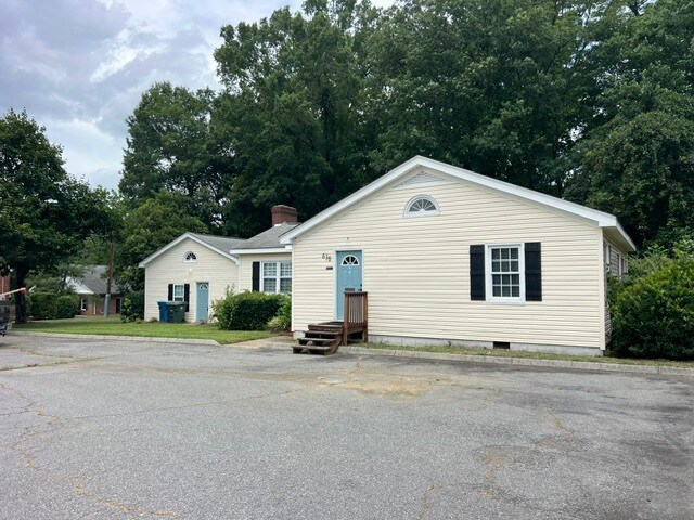 More Photos Of 636 Statesville Blvd, Salisbury Office For Sale