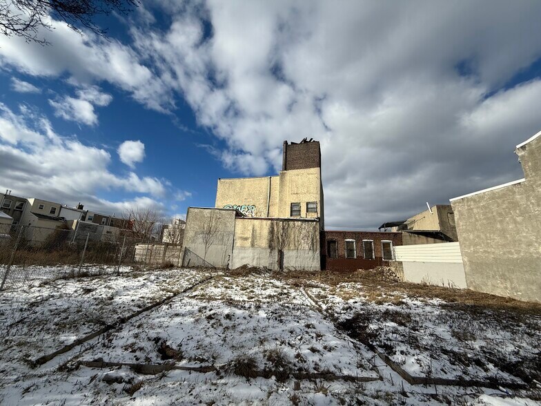 More Photos Of 2613-2615 Coral St, Philadelphia Manufacturing For Sale