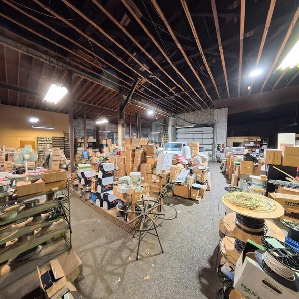 More Photos Of 330 E Norwegian St, Pottsville General Retail For Sale