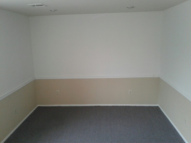 More Photos Of 499 Marlboro Rd, Old Bridge Medical For Lease