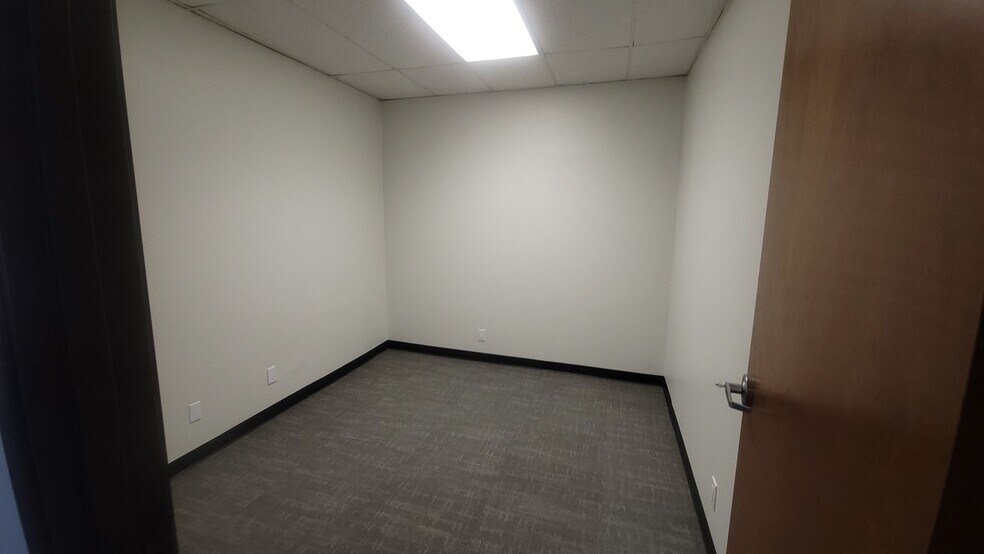 More Photos Of 1251 S Sherman St, Richardson Light Distribution For Lease