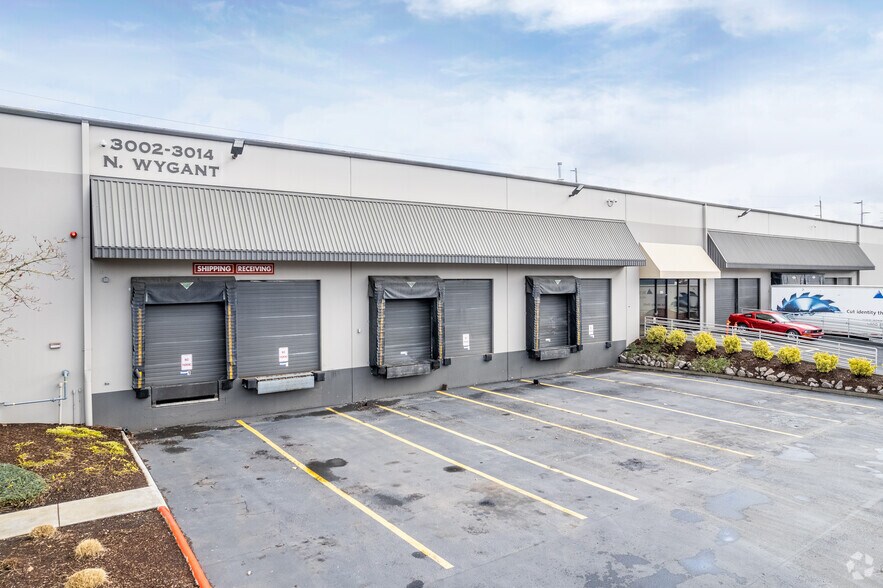 More Photos Of 3002-3014 N Wygant St, Portland Distribution For Lease