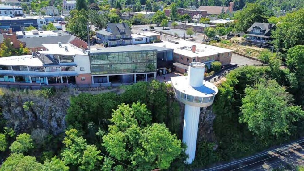 More Photos Of 615 High St, Oregon City General Retail For Lease