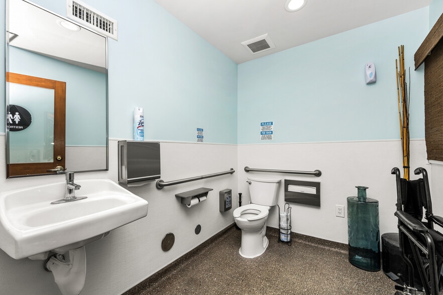 More Photos Of 615 E Chapman Ave, Orange Medical For Sale