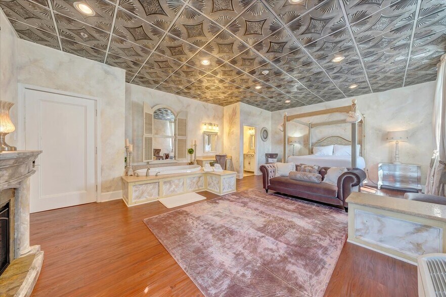 More Photos Of 812 E Main St, Bedford Lodge Meeting Hall For Sale