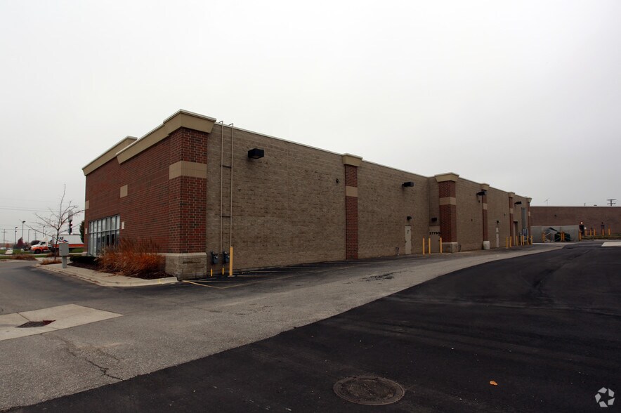 More Photos Of 27775-27805 23 Mile Rd, Chesterfield Storefront For Lease