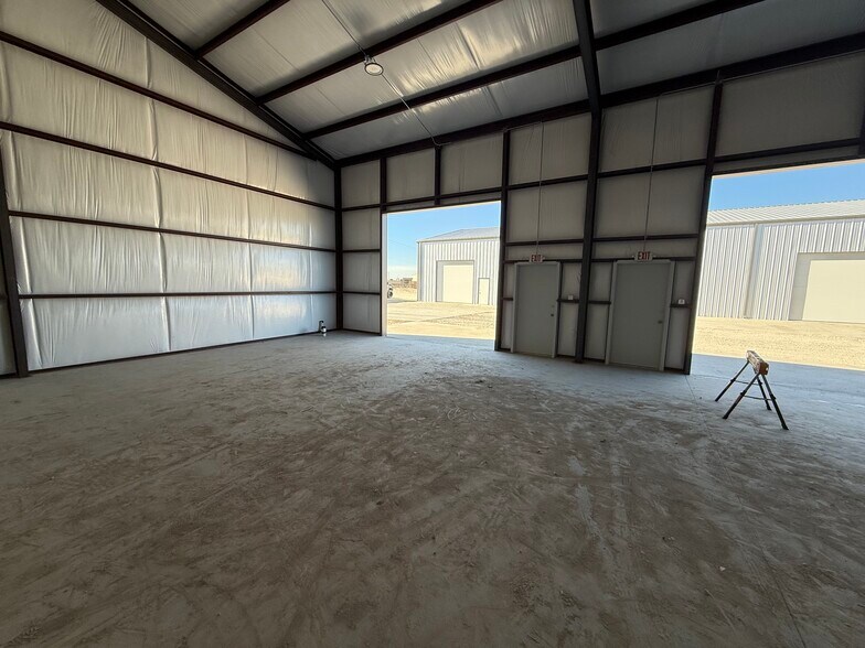 More Photos Of 450 County Road 278, Melissa Showroom For Lease