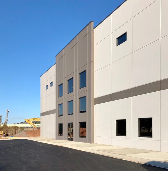 More Photos Of 520 Jersey Ave, New Brunswick Warehouse For Lease