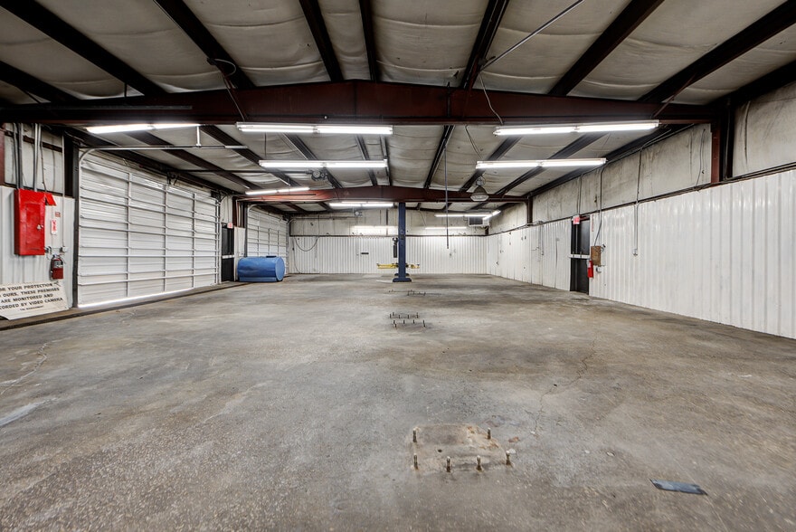 More Photos Of 704 E Main St, Moore Auto Repair For Sale