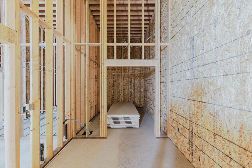 More Photos Of 151-161 Airport Rd, King City Warehouse For Lease