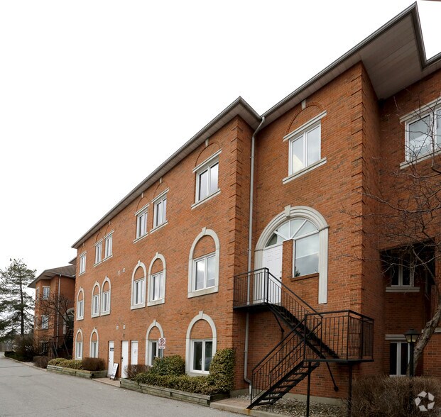 More Photos Of 317 Renfrew Dr, Markham Office For Sale