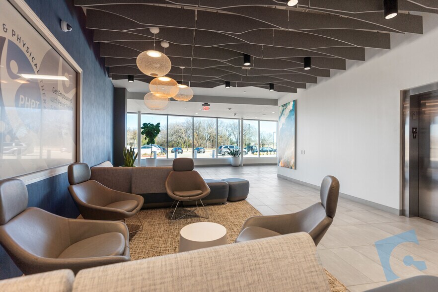 More Photos Of 2101 Westpark Ct, Euless Medical For Lease