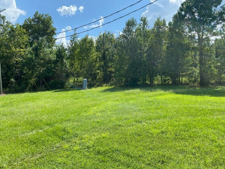 More Photos Of 10065 US Highway 129, Live Oak Freestanding For Sale