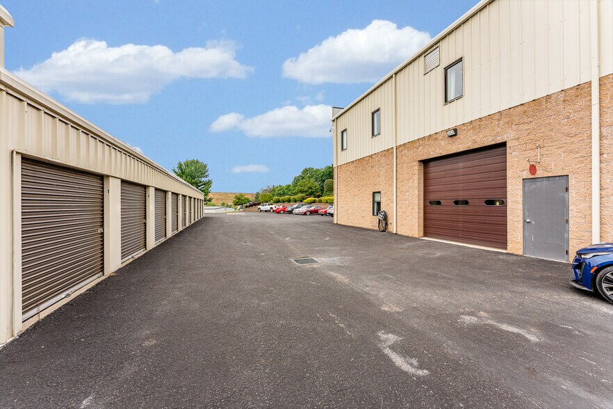 More Photos Of 2050 Winners Dr, Fairmont Auto Repair For Sale