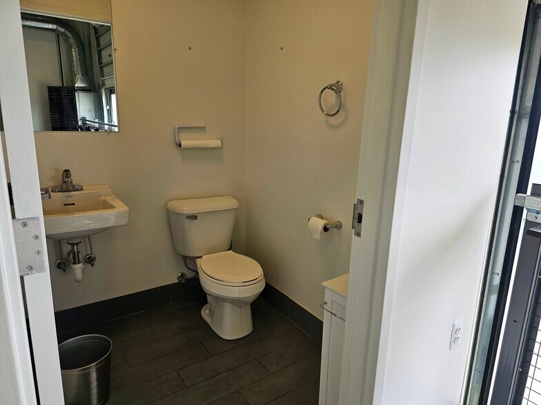 More Photos Of 62 W Speed Way, Pontiac Specialty For Sale