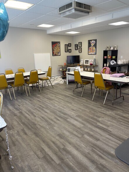 More Photos Of 520-522 E Eleven Mile Rd, Royal Oak Freestanding For Sale