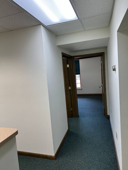 More Photos Of 2970 Corporate Ct, Orefield Medical For Lease