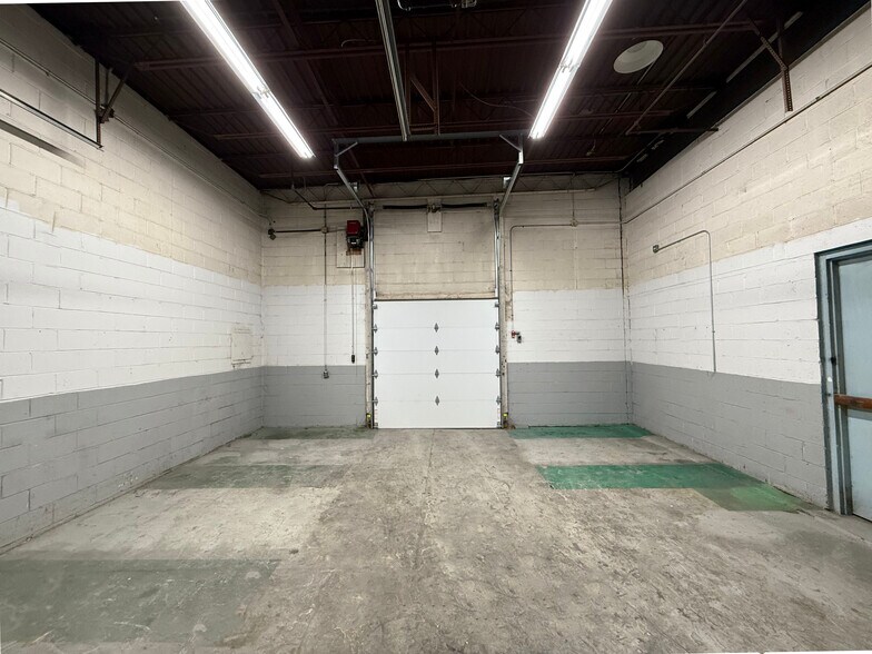 More Photos Of 200 Commerce Dr, Montgomeryville Warehouse For Sale