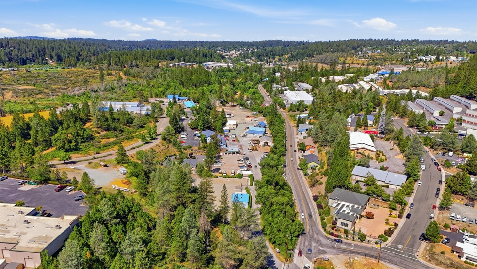 More Photos Of 1025 Idaho Maryland Rd, Grass Valley Warehouse For Lease