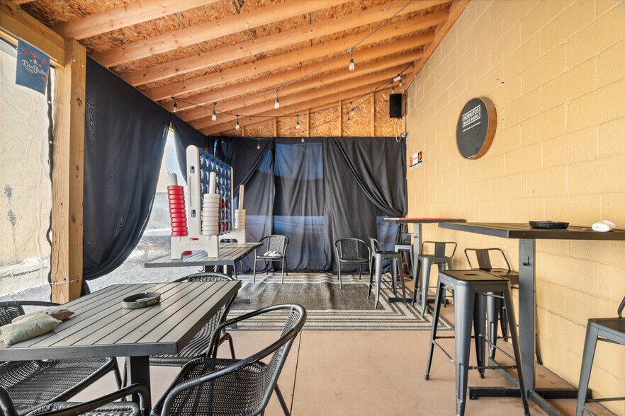 More Photos Of 220 Southfield Rd, Ecorse Storefront Retail Residential For Sale