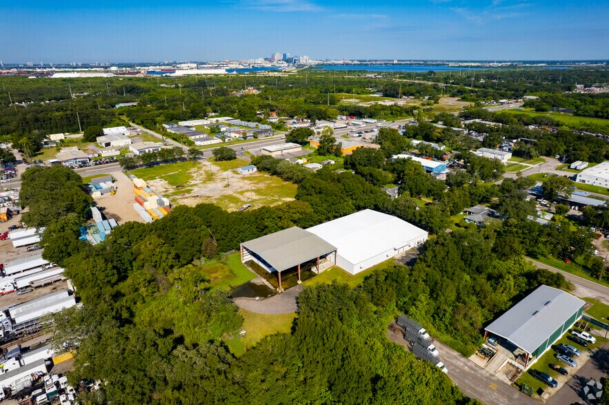 More Photos Of 5025 Hartford St, Tampa Warehouse For Lease