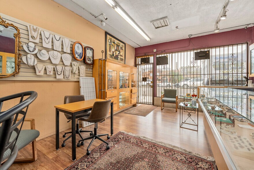 More Photos Of 1213-1223 S Pacific Coast Hwy, Redondo Beach Storefront For Sale