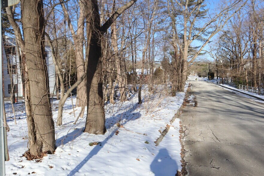 More Photos Of 103 Fort Salonga Rd, Northport Office For Sale
