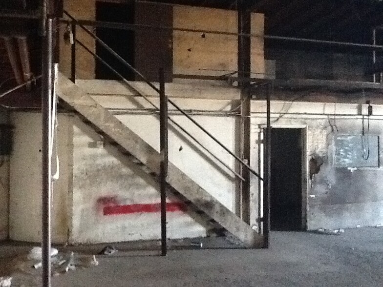 More Photos Of 2026 N 27th Ave, Phoenix Warehouse For Sale