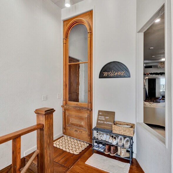 More Photos Of 106 W Main St, Pilot Point Storefront For Sale