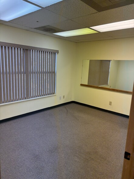 More Photos Of 1755 Airway Ave, Kingman Healthcare For Lease