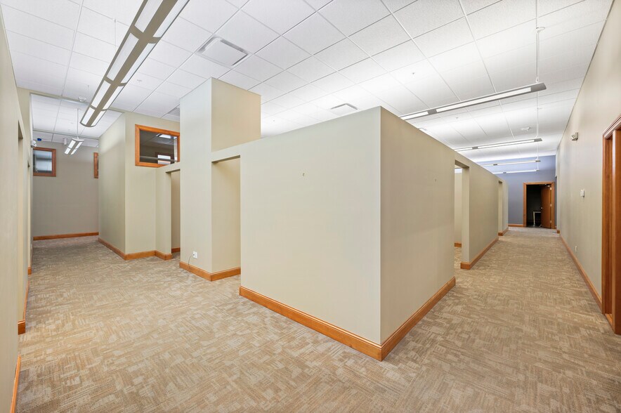 More Photos Of 221 3rd Ave SE, Cedar Rapids Unknown For Lease