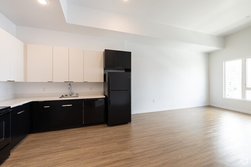 More Photos Of 107 S Hewitt St, Los Angeles Apartments For Lease