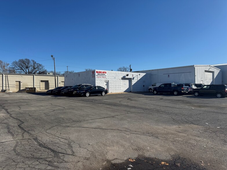 Primary Photo Of 5811 S Owasso Ave, Tulsa Warehouse For Sale