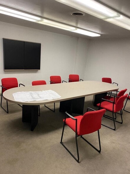 More Photos Of 111-135 Paine St, Troy Distribution For Sale