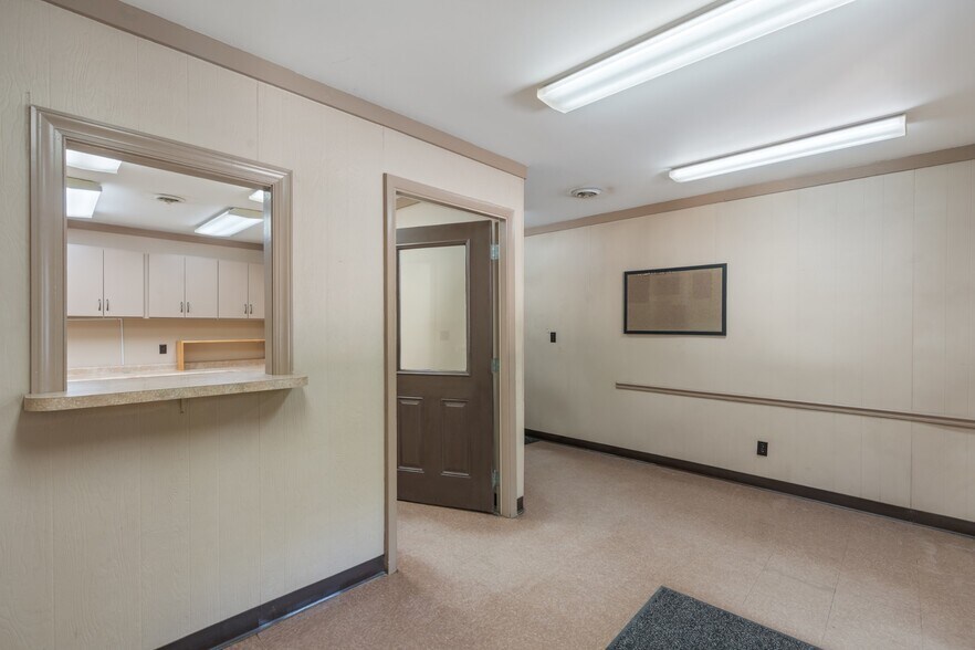 More Photos Of 2898 Crestridge Dr, Centerville Warehouse For Sale