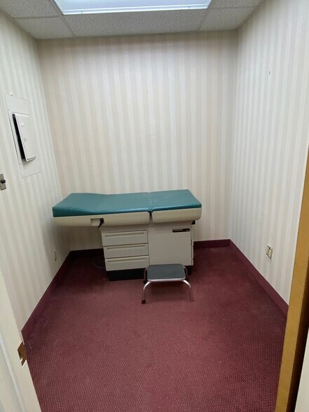 More Photos Of 125 Strawberry Hill Ave, Stamford Medical For Sale