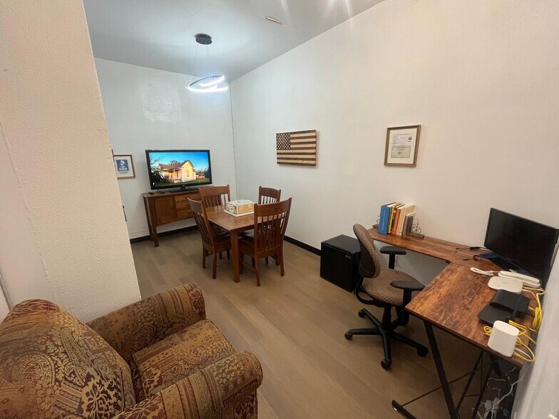 More Photos Of 47 S Ingold Ave, Garland General Retail For Sale