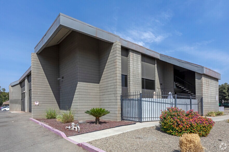 More Photos Of 5110 E Clinton Way, Fresno Office For Lease