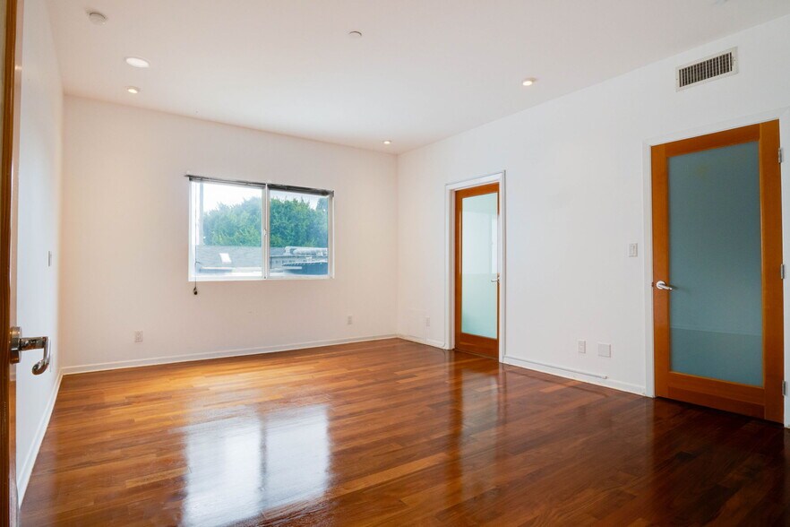 More Photos Of 1411-1413 Cloverfield Blvd, Santa Monica Apartments For Sale