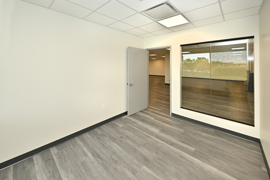 More Photos Of 50 Tice Blvd, Woodcliff Lake Office For Lease