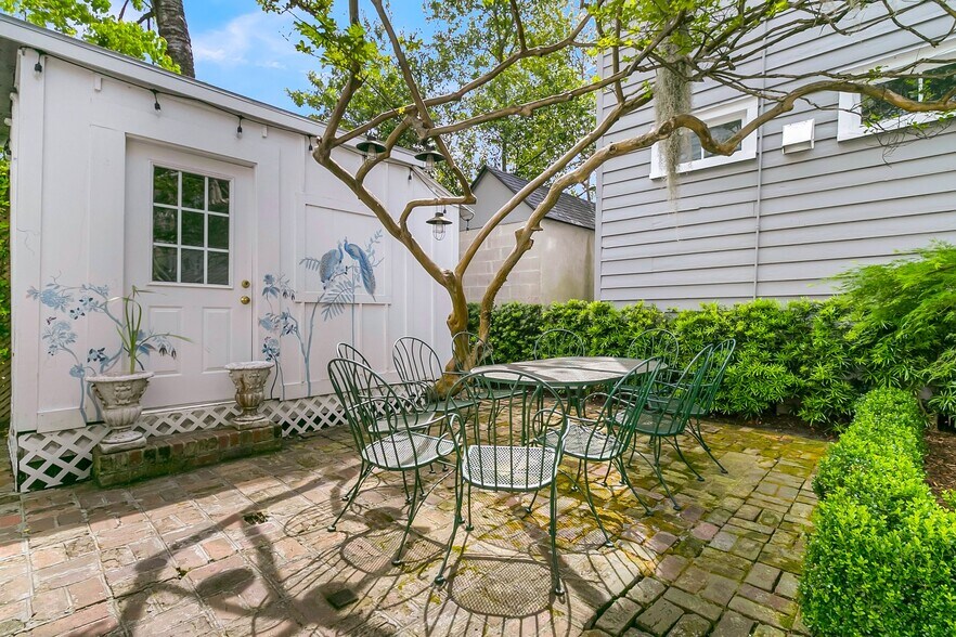 More Photos Of 184 Ashley Ave, Charleston Specialty For Sale