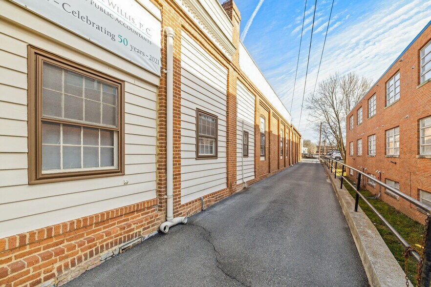 More Photos Of 314 N Braddock St, Winchester Office For Sale
