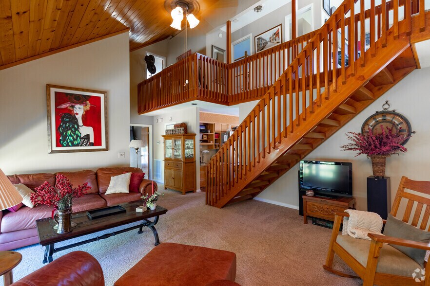 More Photos Of 719 New Hope Church Rd, Chapel Hill Veterinarian Kennel For Sale