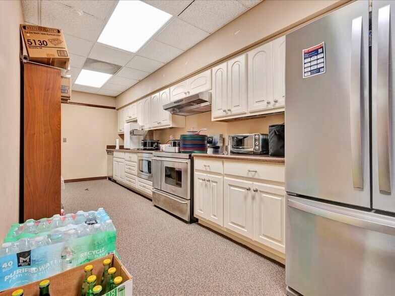 More Photos Of 204 E Burke Ave, Lufkin Office For Sale