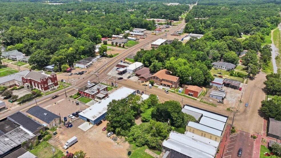More Photos Of 148 W Green St, Hazlehurst Office For Sale