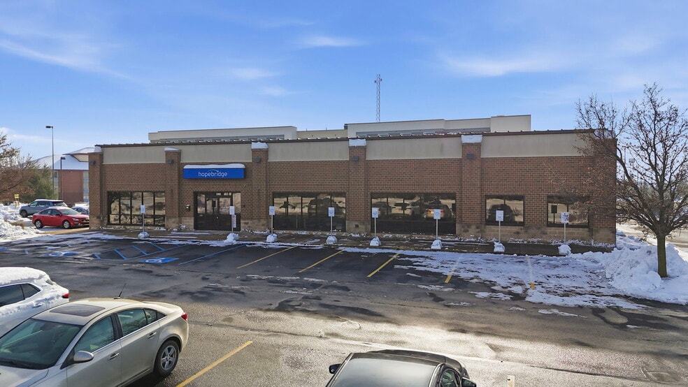 Primary Photo Of 5511 Coventry Ln, Fort Wayne Freestanding For Sale