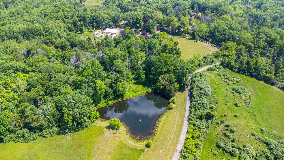 More Photos Of 62 Mount Pleasant Rd, Columbia Specialty For Sale