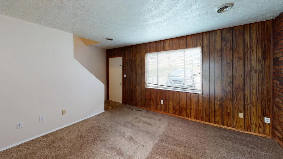 More Photos Of 5031 W Pea Ridge Rd, Huntington Apartments For Sale