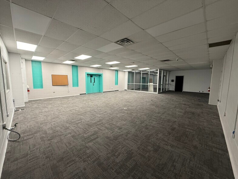 More Photos Of 2960 W Enon Rd, Xenia Flex For Lease